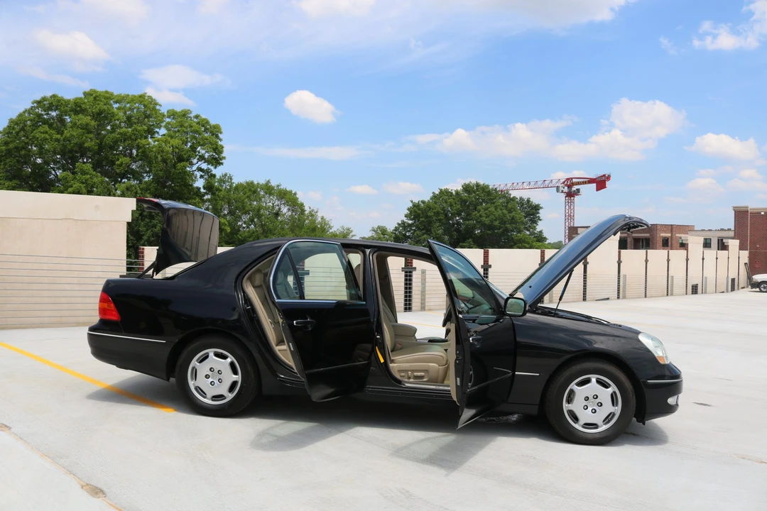2002 Lexus LS 3rd Gen - Image 26 of 31