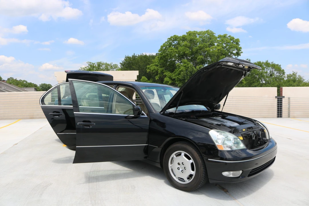 2002 Lexus LS 3rd Gen - Image 28 of 31