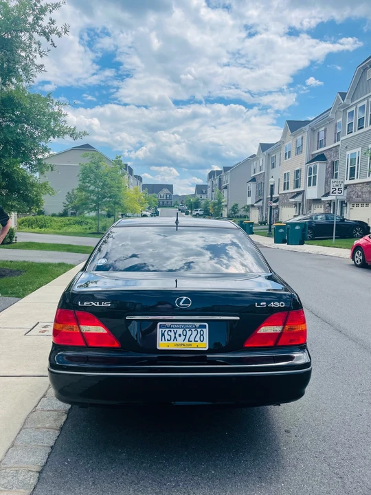 2002 Lexus LS 3rd Gen - Image 14 of 31