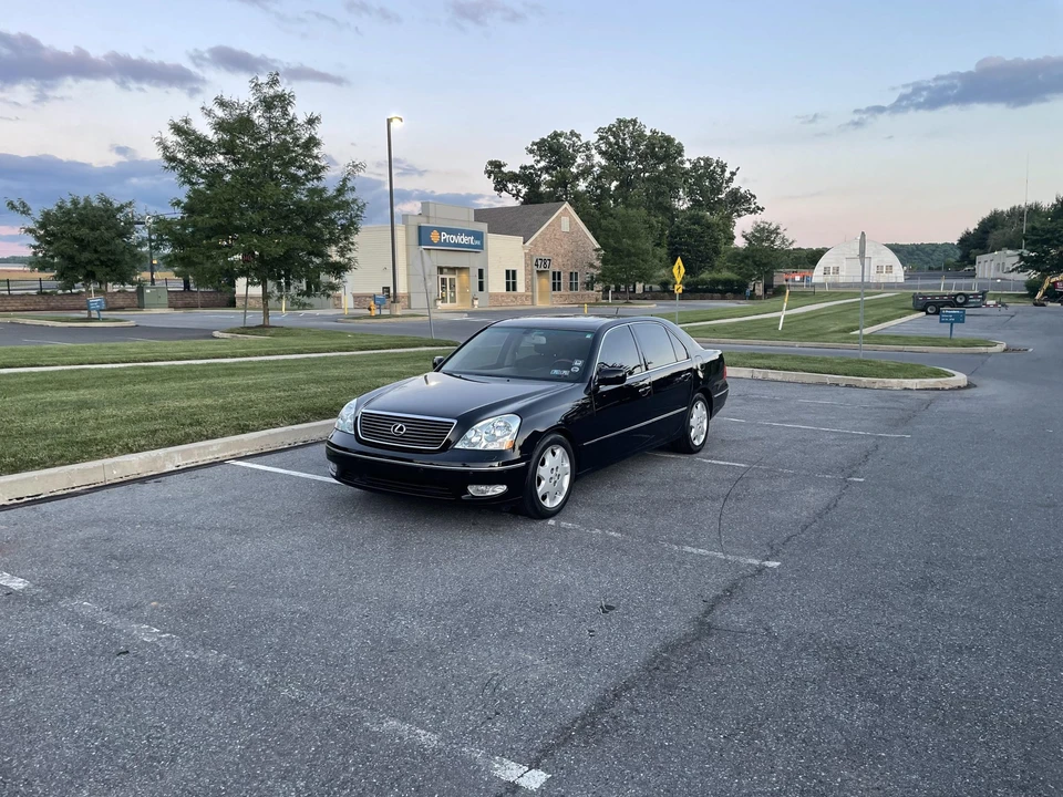 2002 Lexus LS 3rd Gen - Image 2 of 31