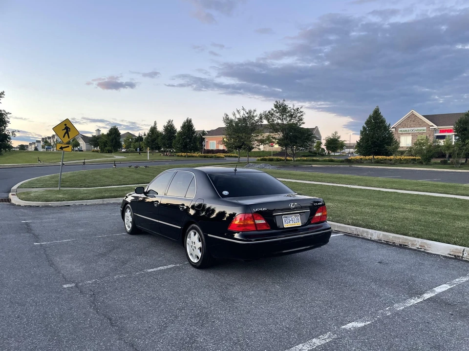 2002 Lexus LS 3rd Gen - Image 16 of 31