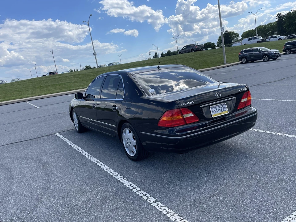 2002 Lexus LS 3rd Gen - Image 15 of 31