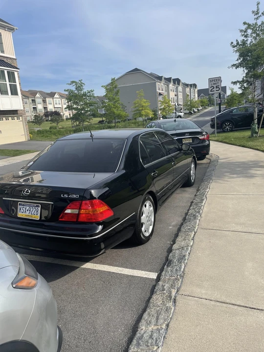 2002 Lexus LS 3rd Gen - Image 22 of 31