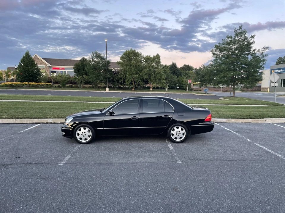 2002 Lexus LS 3rd Gen - Image 18 of 31