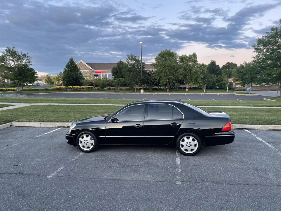 2002 Lexus LS 3rd Gen - Image 17 of 31