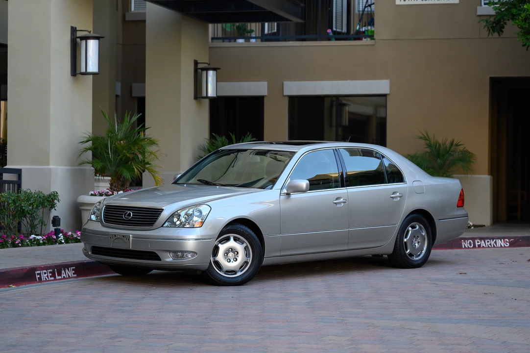 2002 Lexus LS 3rd Gen - Image 2 of 31