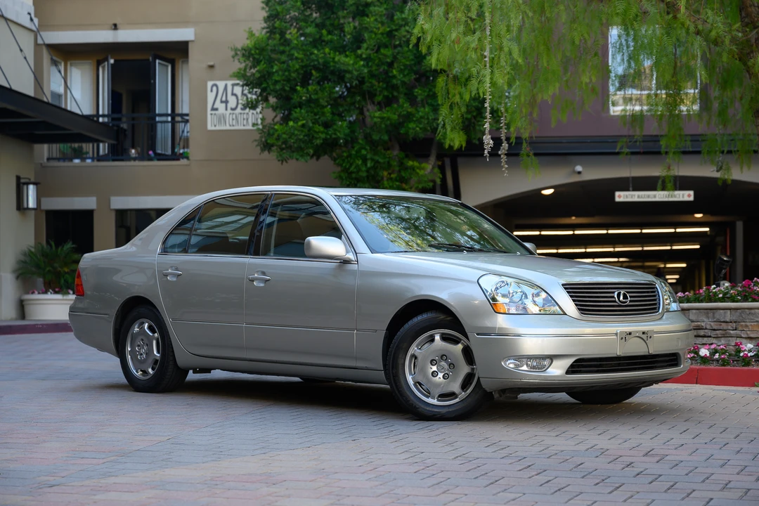 2002 Lexus LS 3rd Gen - Image 16 of 31