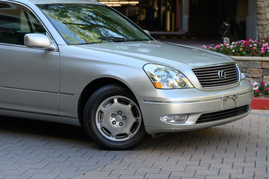 2002 Lexus LS 3rd Gen - Image 28 of 31