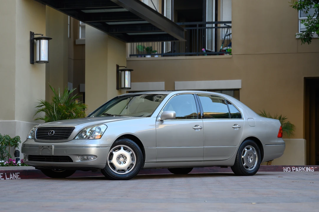 2002 Lexus LS 3rd Gen - Image 3 of 31