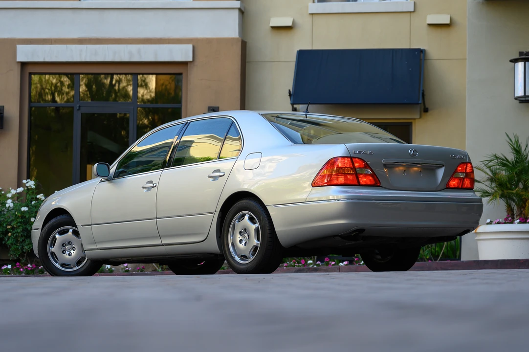 2002 Lexus LS 3rd Gen - Image 6 of 31