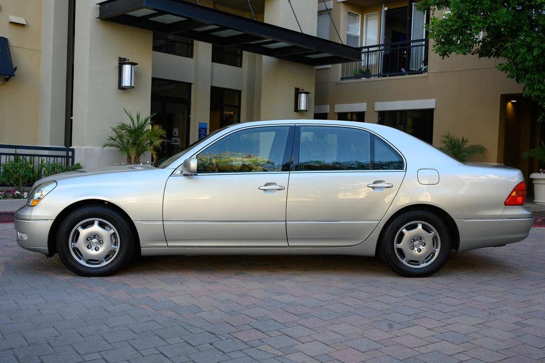 2002 Lexus LS 3rd Gen - Image 5 of 31