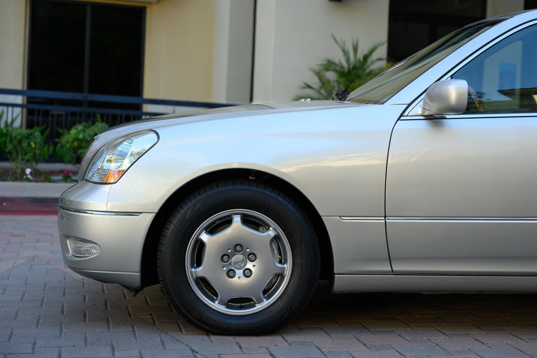 2002 Lexus LS 3rd Gen - Image 22 of 31