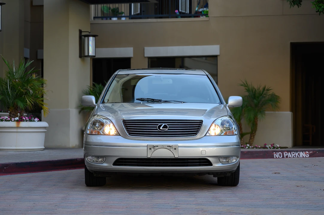 2002 Lexus LS 3rd Gen - Image 19 of 31