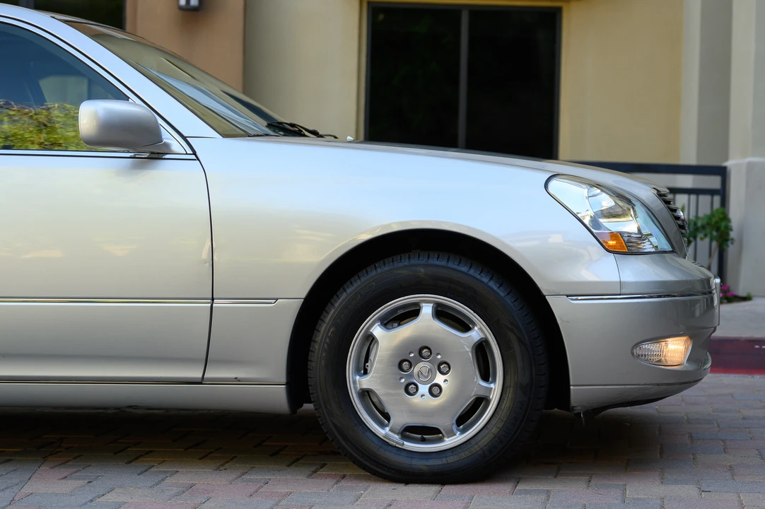 2002 Lexus LS 3rd Gen - Image 30 of 31