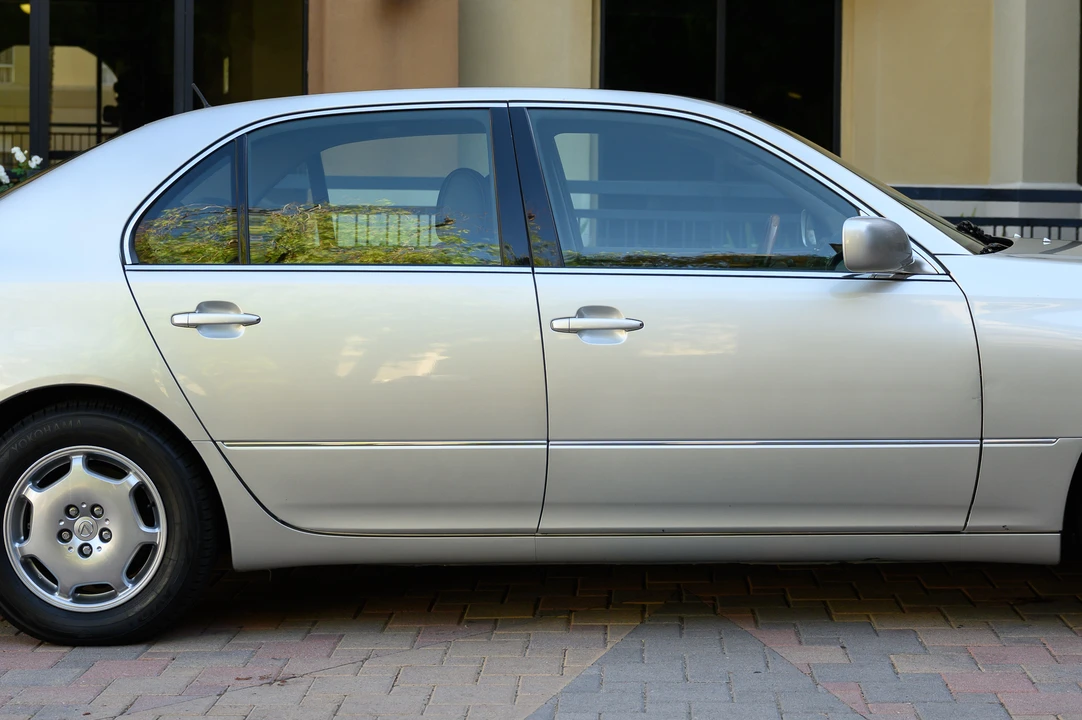 2002 Lexus LS 3rd Gen - Image 27 of 31