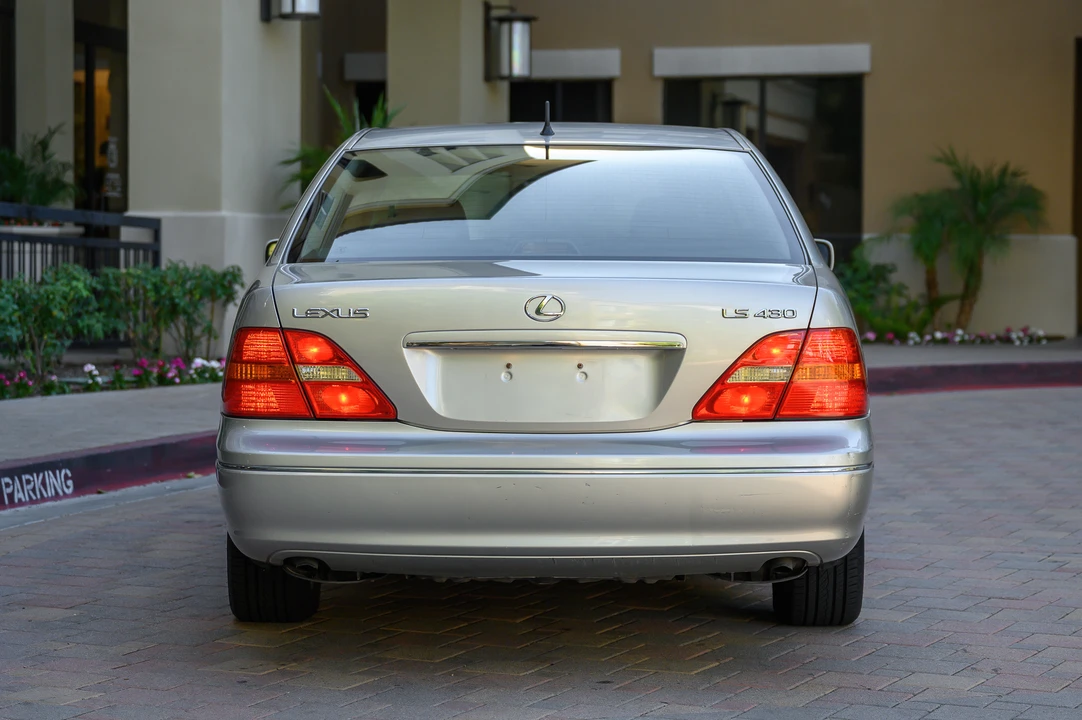 2002 Lexus LS 3rd Gen - Image 9 of 31