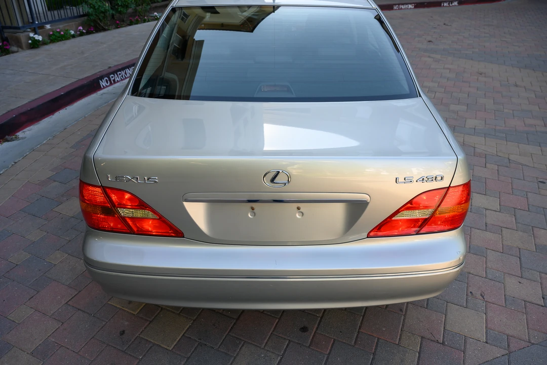 2002 Lexus LS 3rd Gen - Image 25 of 31