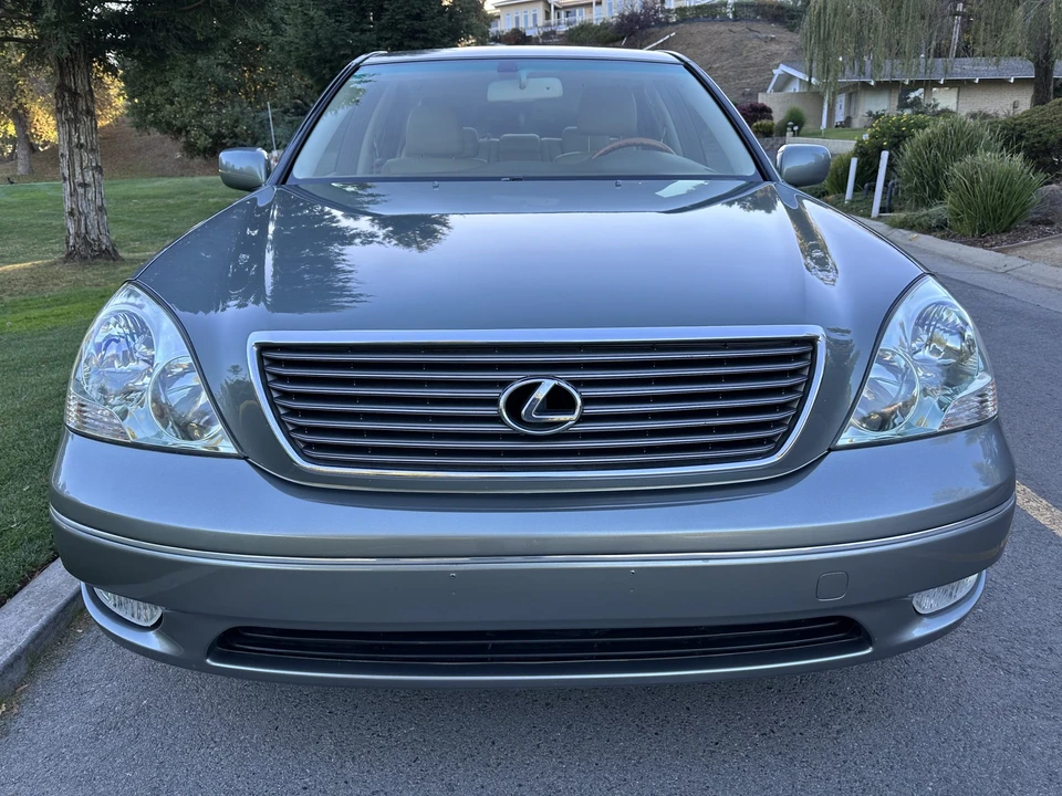 2002 Lexus LS 3rd Gen - Image 8 of 31