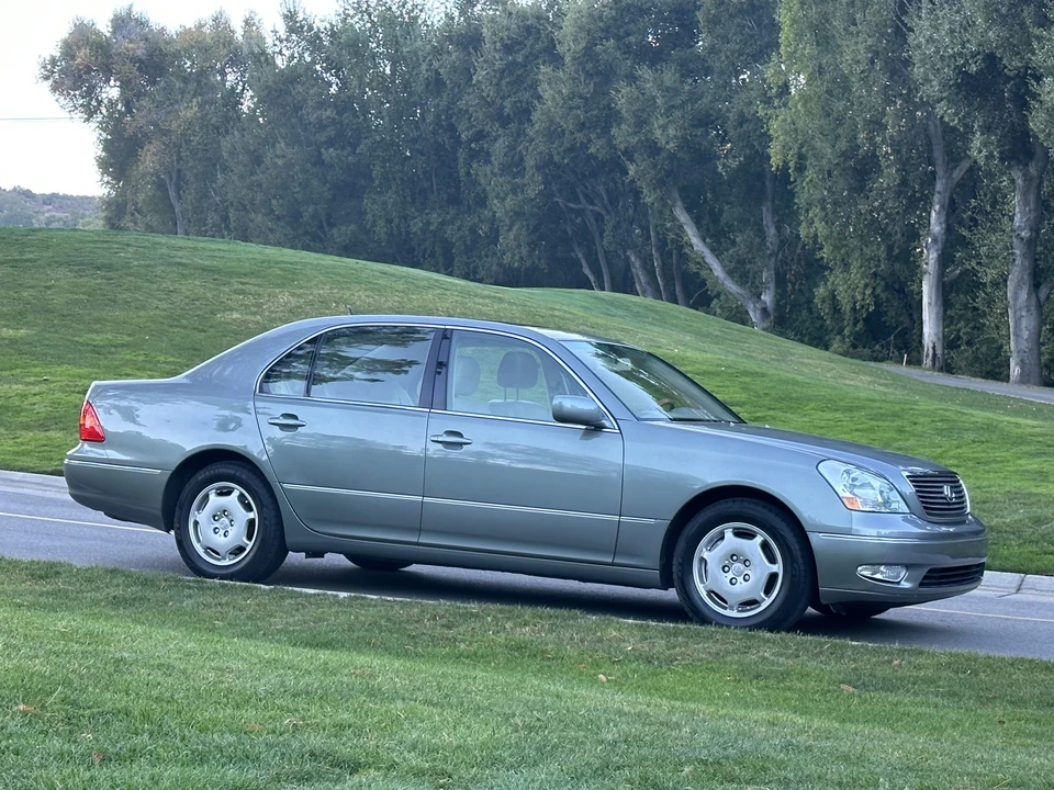 2002 Lexus LS 3rd Gen - Image 11 of 31