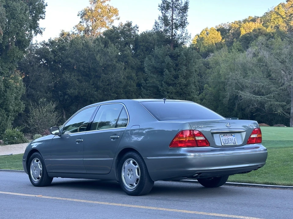 2002 Lexus LS 3rd Gen - Image 20 of 31