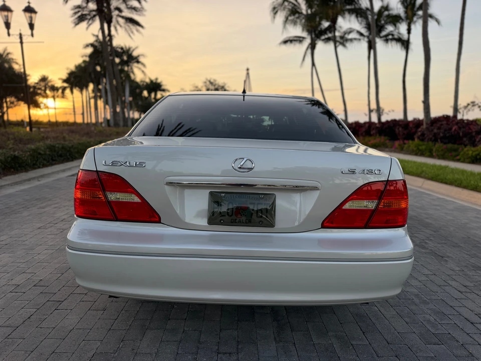 2002 Lexus LS 3rd Gen - Image 16 of 31