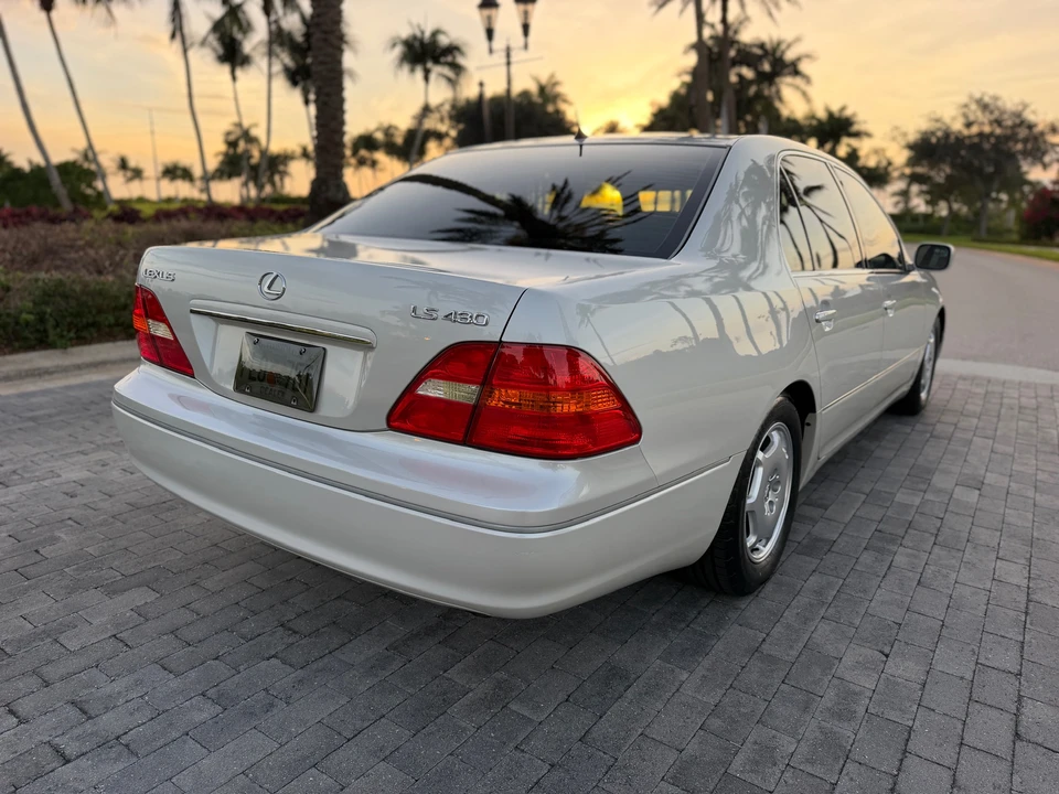 2002 Lexus LS 3rd Gen - Image 20 of 31
