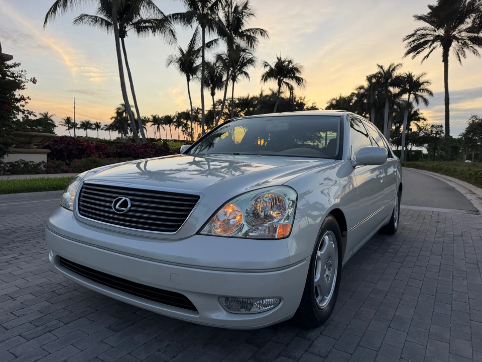 2002 Lexus LS 3rd Gen - Image 3 of 31