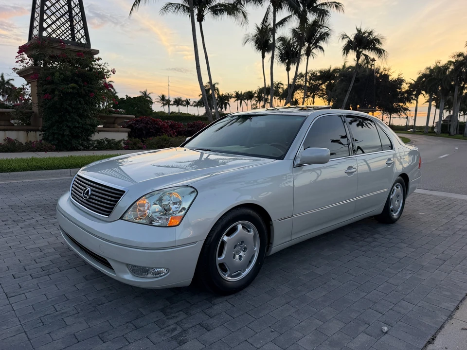 2002 Lexus LS 3rd Gen - Image 11 of 31
