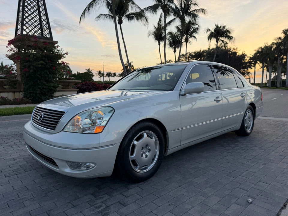 2002 Lexus LS 3rd Gen - Image 9 of 31