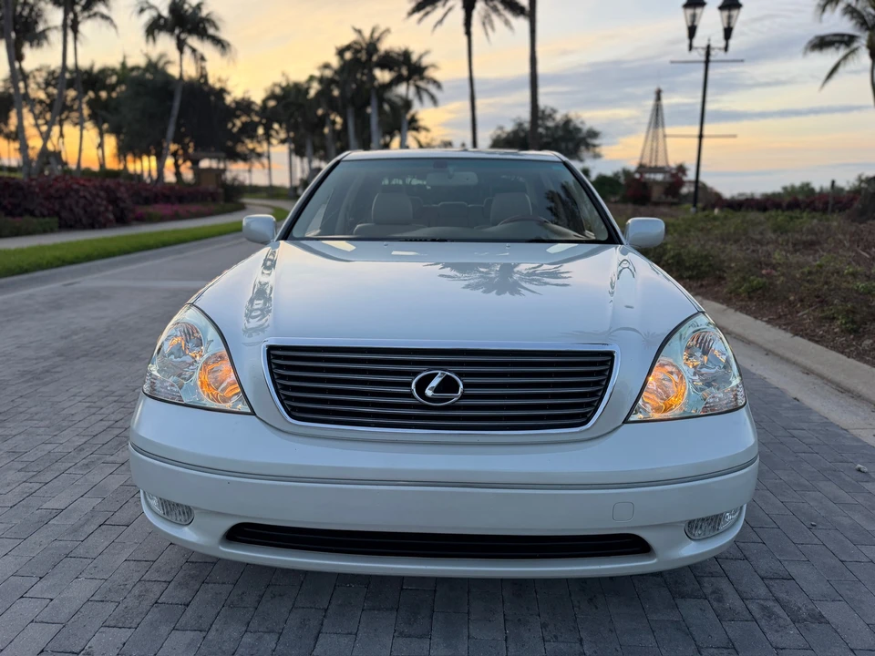 2002 Lexus LS 3rd Gen - Image 2 of 31