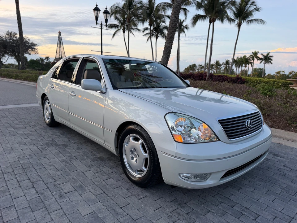 2002 Lexus LS 3rd Gen - Image 27 of 31