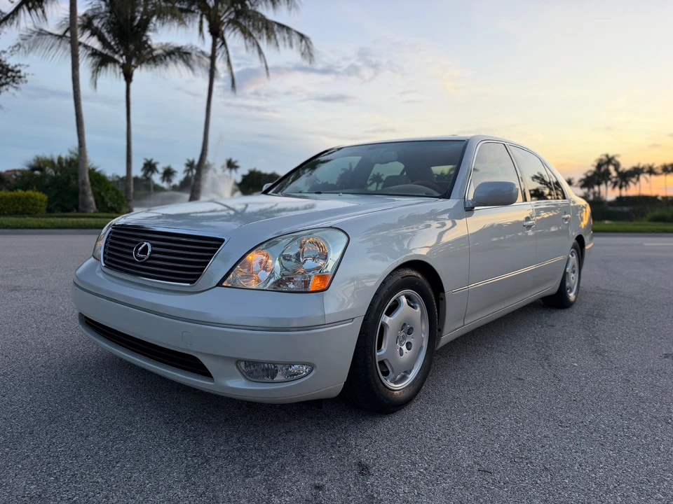 2002 Lexus LS 3rd Gen - Image 10 of 31