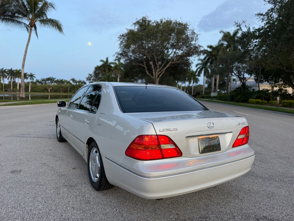 2002 Lexus LS 3rd Gen - Image 14 of 31