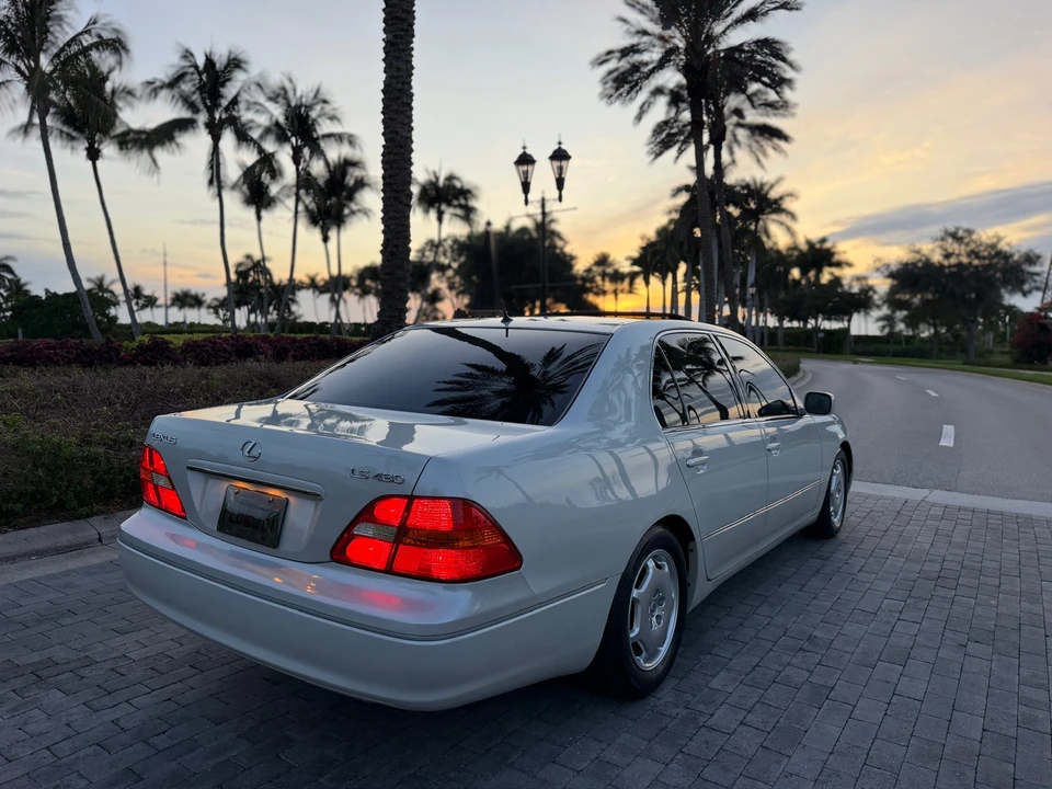 2002 Lexus LS 3rd Gen - Image 21 of 31