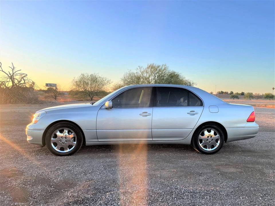 2002 Lexus LS 3rd Gen - Image 29 of 31