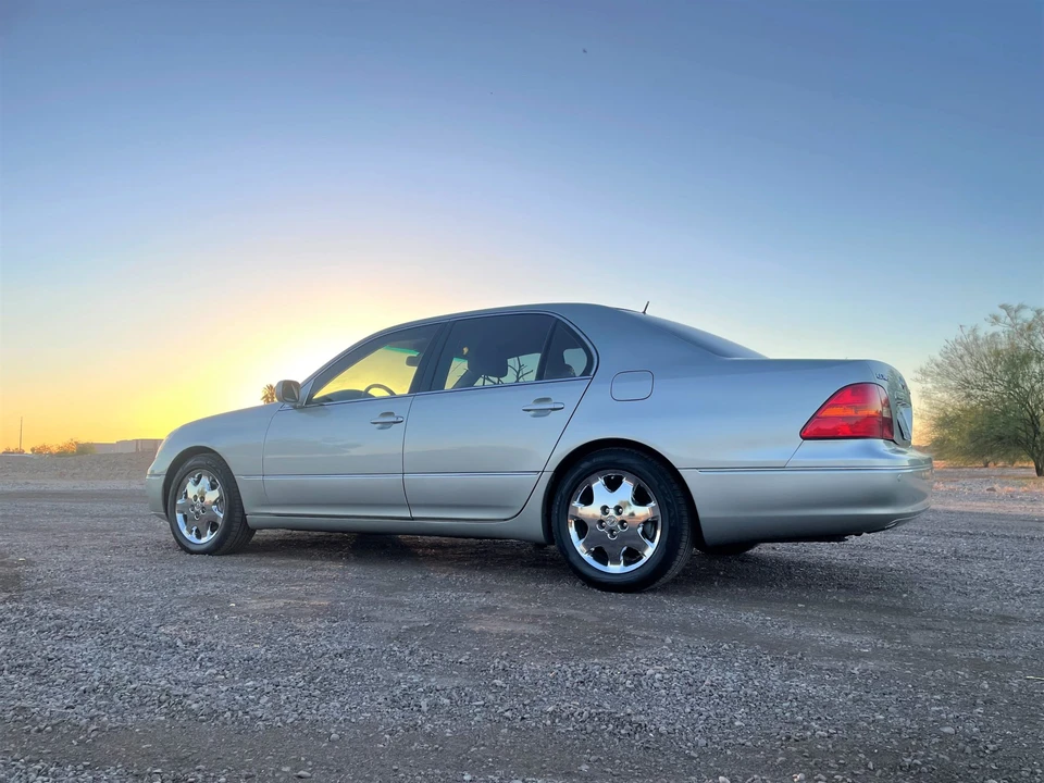 2002 Lexus LS 3rd Gen - Image 27 of 31