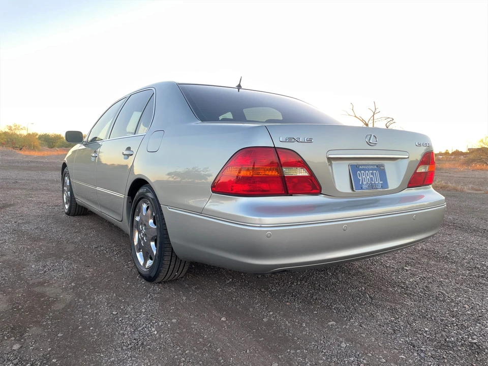 2002 Lexus LS 3rd Gen - Image 24 of 31