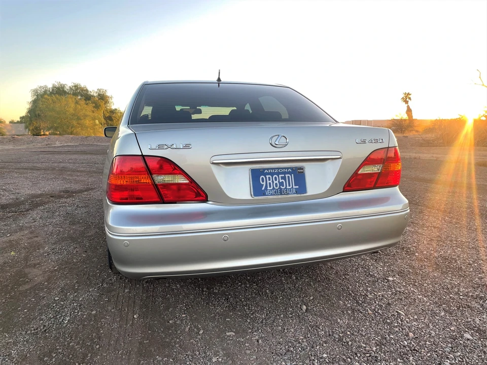 2002 Lexus LS 3rd Gen - Image 23 of 31