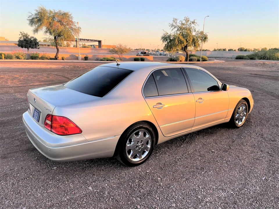 2002 Lexus LS 3rd Gen - Image 20 of 31