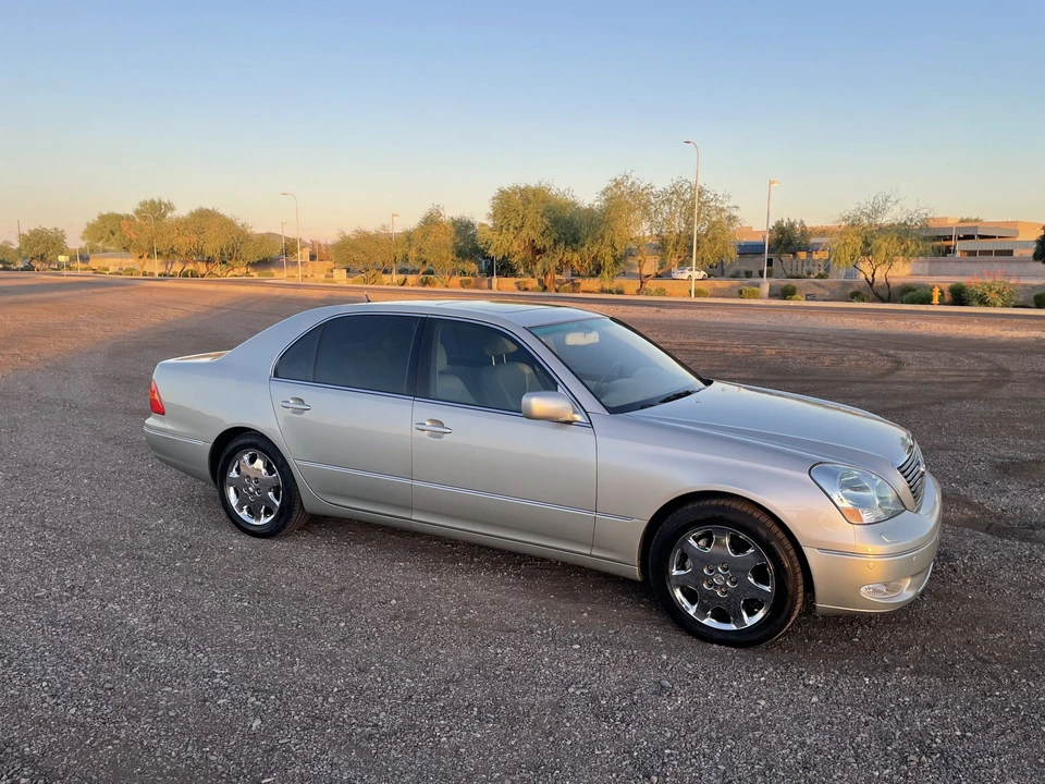 2002 Lexus LS 3rd Gen - Image 16 of 31