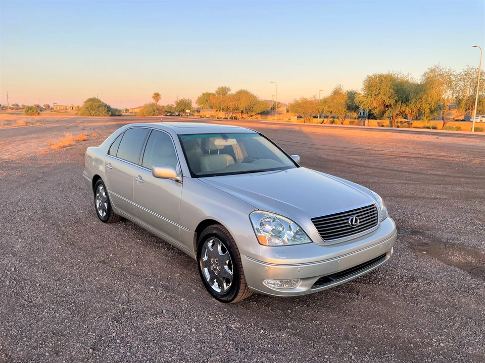 2002 Lexus LS 3rd Gen - Image 12 of 31