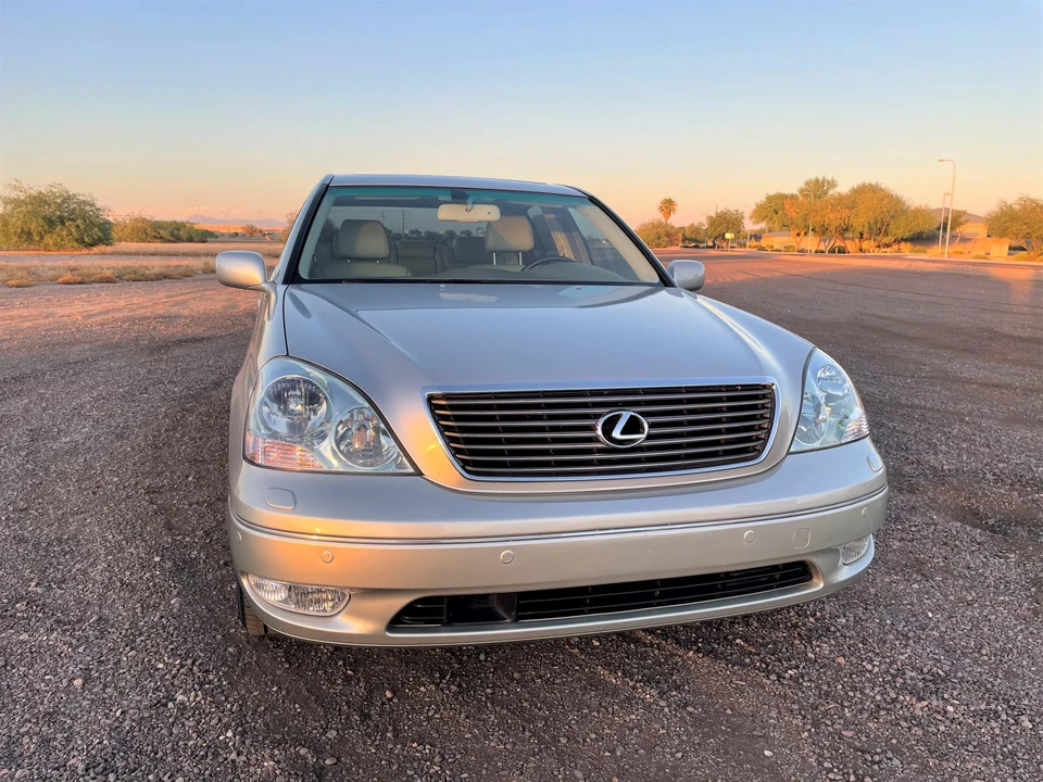 2002 Lexus LS 3rd Gen - Image 9 of 31
