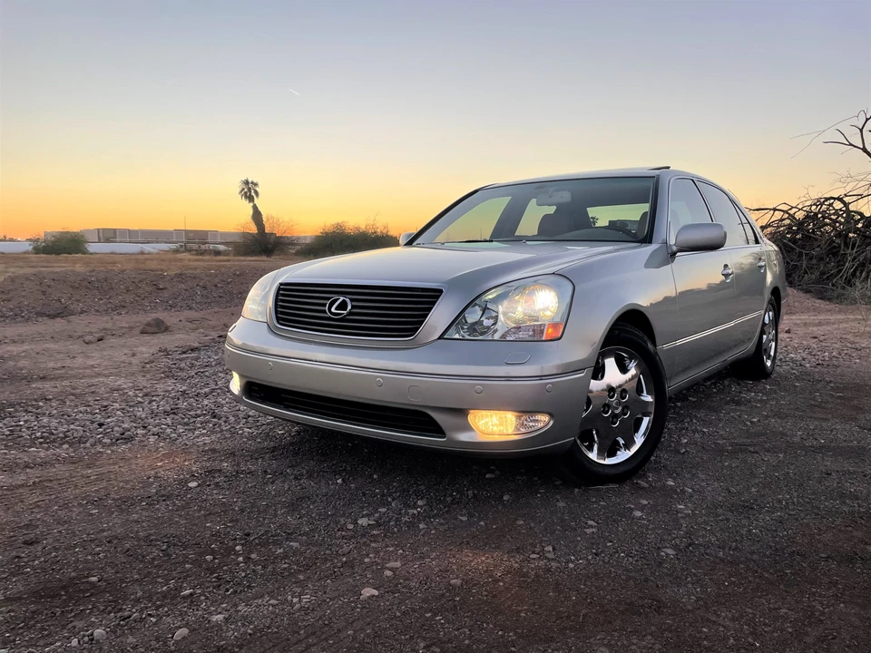 2002 Lexus LS 3rd Gen - Image 5 of 31