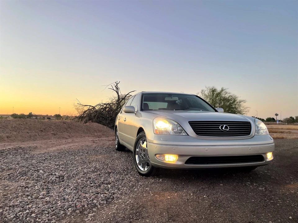 2002 Lexus LS 3rd Gen - Image 10 of 31