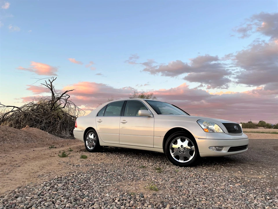 2002 Lexus LS 3rd Gen - Image 10 of 31