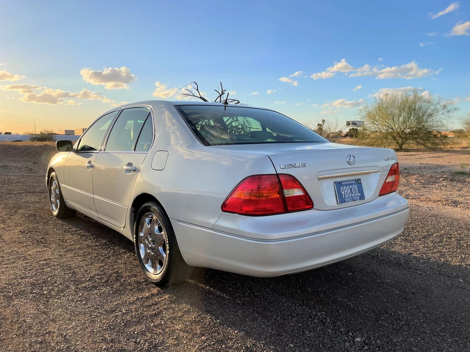 2002 Lexus LS 3rd Gen - Image 20 of 31