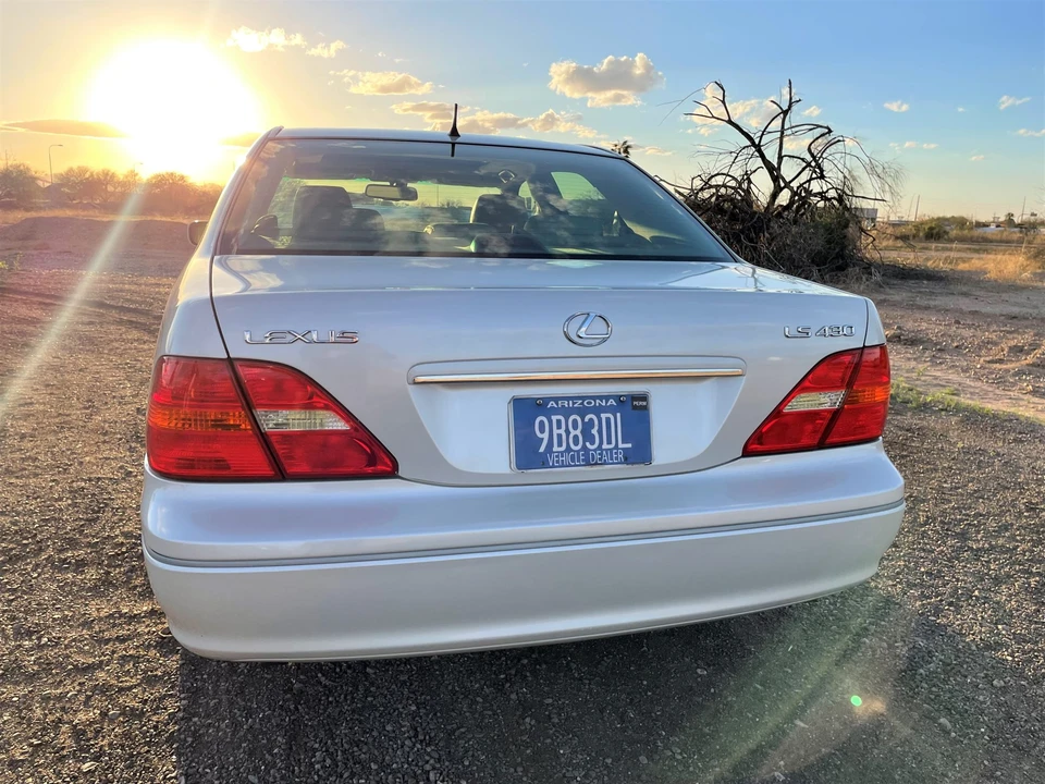 2002 Lexus LS 3rd Gen - Image 18 of 31