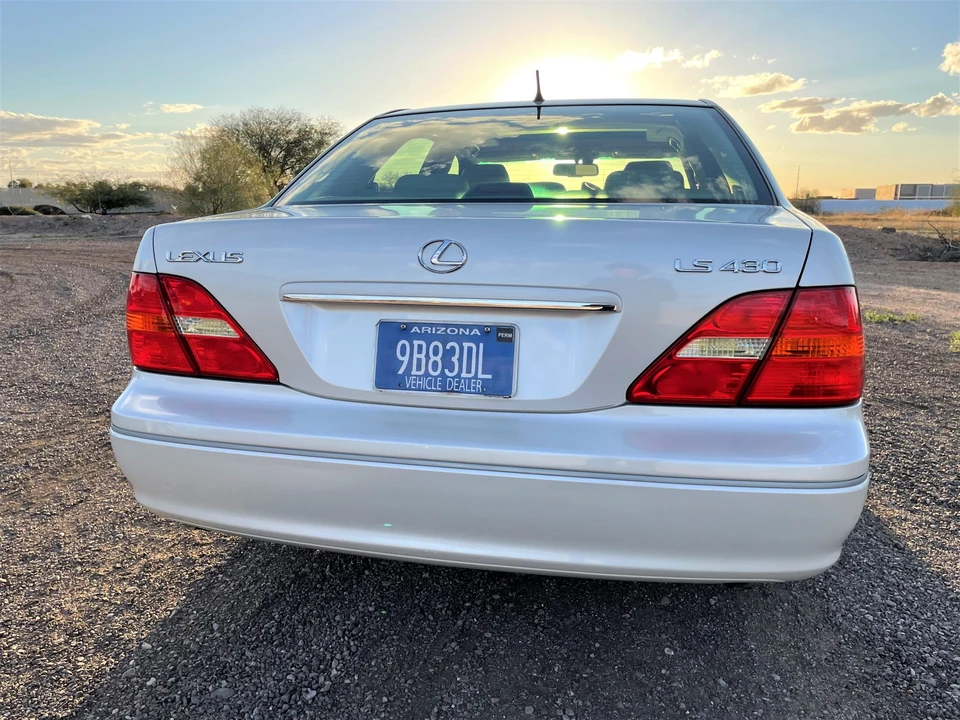 2002 Lexus LS 3rd Gen - Image 17 of 31