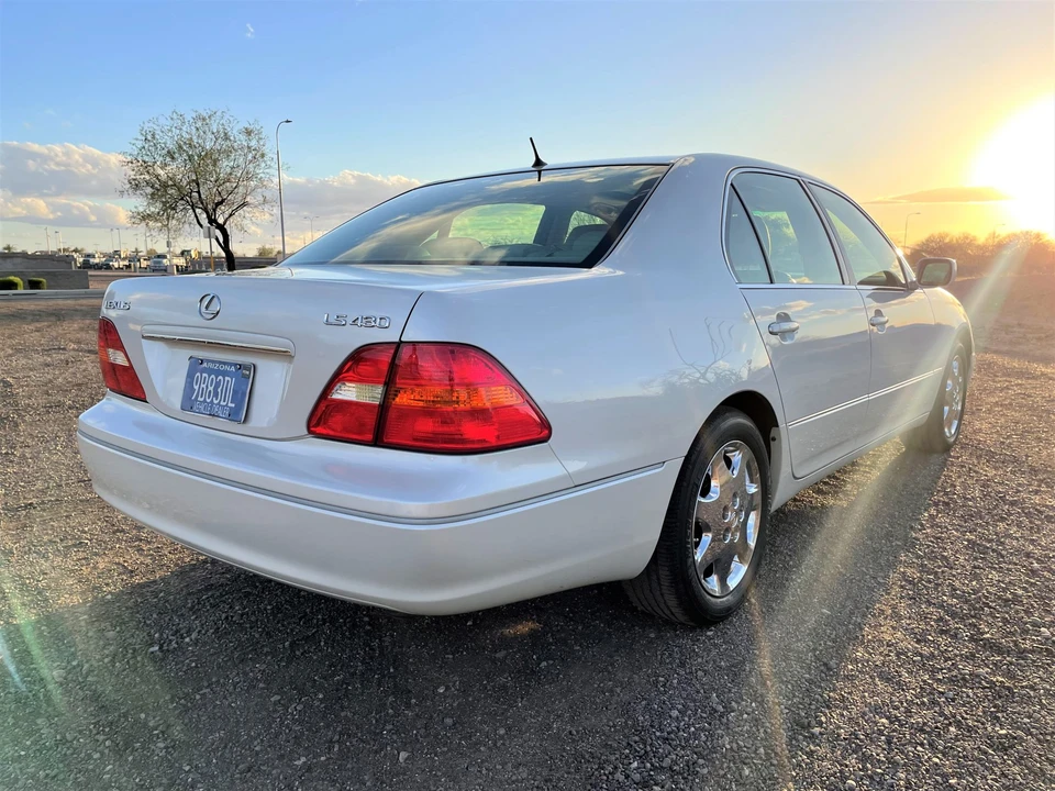 2002 Lexus LS 3rd Gen - Image 16 of 31