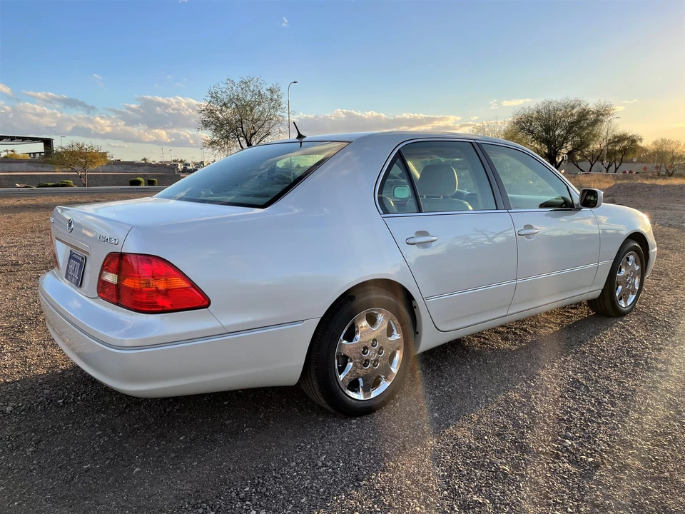 2002 Lexus LS 3rd Gen - Image 15 of 31
